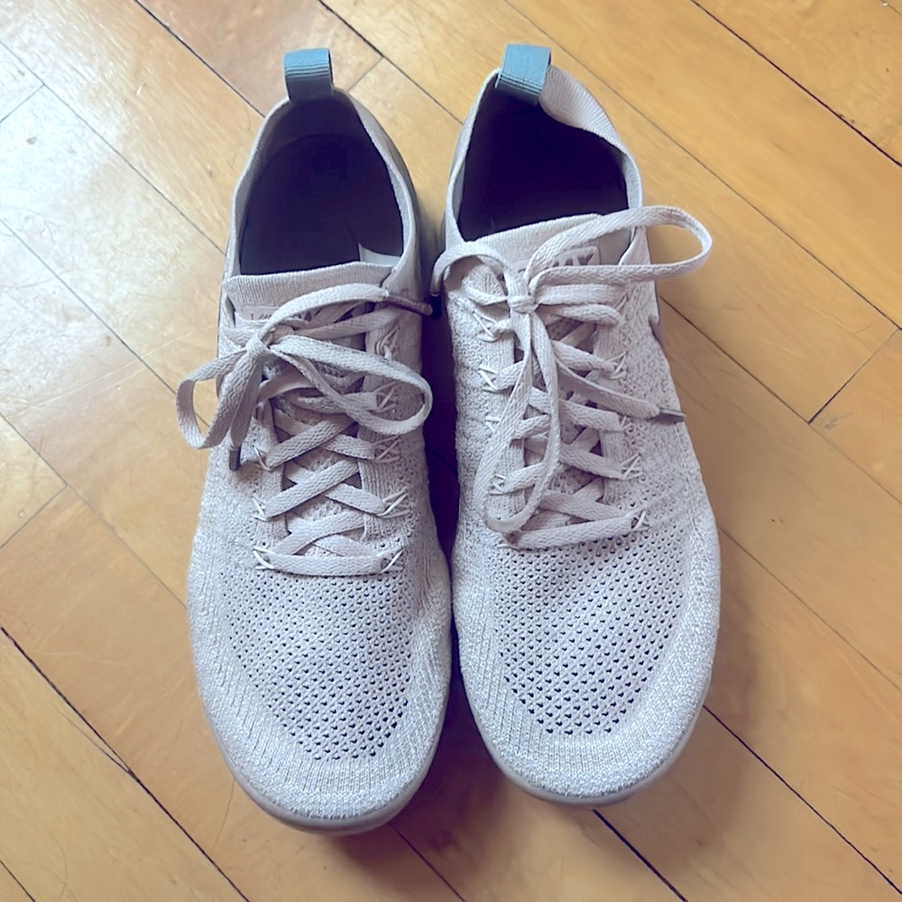 Women’s Nike Vapormax running shoes pink/ natural Like New size 10.5